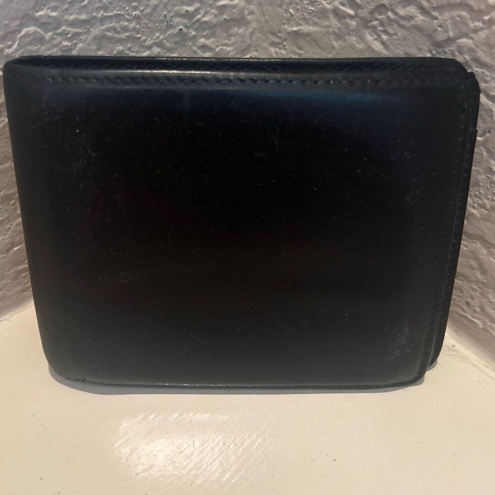 Bally Mens Classic Leather Bifold Wallet Black Minimalist Everyday Simple Casual